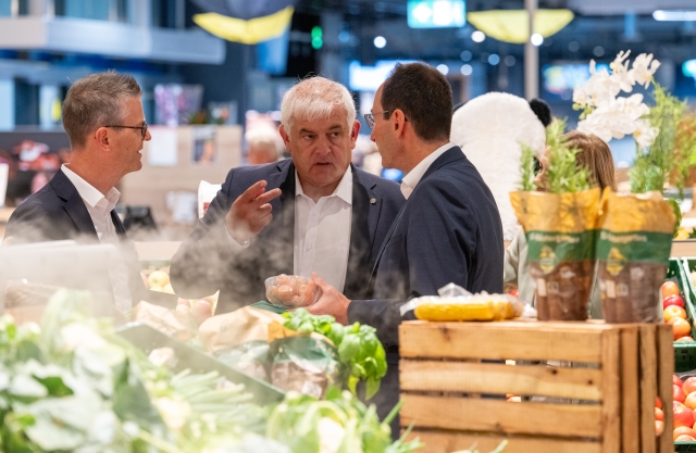 Pressemitteilung: Besuch beim Edeka Aktiv-Markt Gebauer in Göppingen